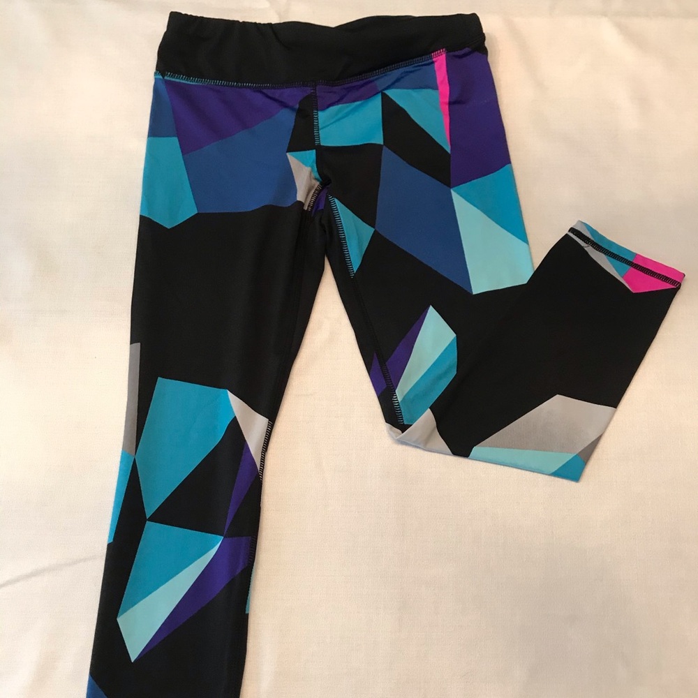 Fit and Famous Capri yoga pants